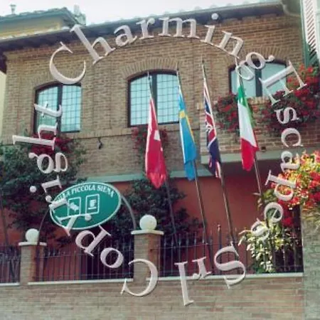 Piccola فندق سيينا