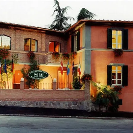 Piccola 3* سيينا