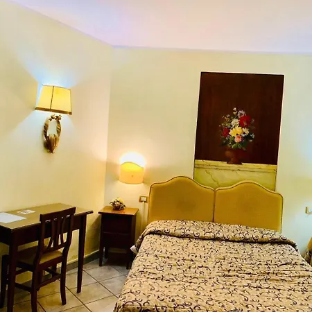 Piccola فندق سيينا